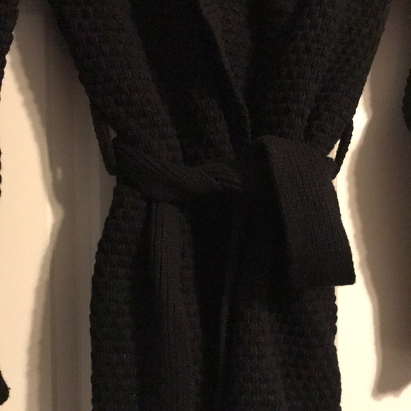 Black old navy sweater size XS - Picture 3 of 4